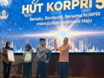 BPJS Kesehatan Tegak Berdiri Berkat Dedikasinya: Fachmi Idris Raih Life Achievement KORPRI Award