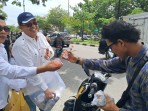 Wujud Syukur PWI Riau, Bagikan 600 Nasi Bungkus untuk Warga di Hari Jumat Penuh Berkah