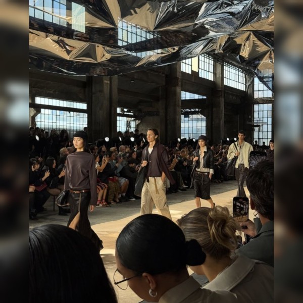 Retro Direvitalisasi: Estetika 90-an dan 2010-an pada Runway 2026 