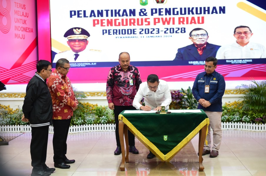 Penandatangan MoU BPJS Ketenagakerjaan bersama PWI Riau untuk Melindungi Para Wartawan