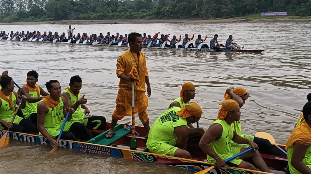 Pacu Jalur Kuantan Singingi jadi Tema LKJ Raja Ali Kelana 2024