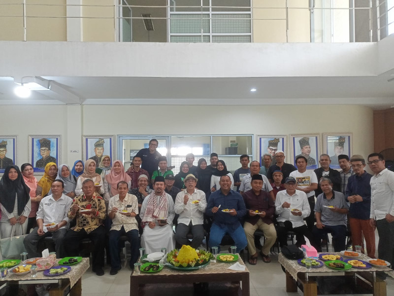 PWI Riau Syukuran dan Potong Tumpeng Warnai HPN ke 78, Raja Isyam: Refleksi Diri Insan Pers