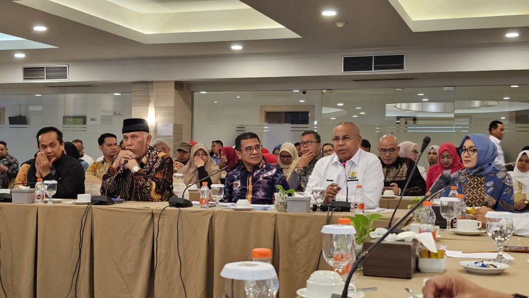 Gubernur Sumbar Gandeng Kadin Riau Usung Program GALEH BABELOK