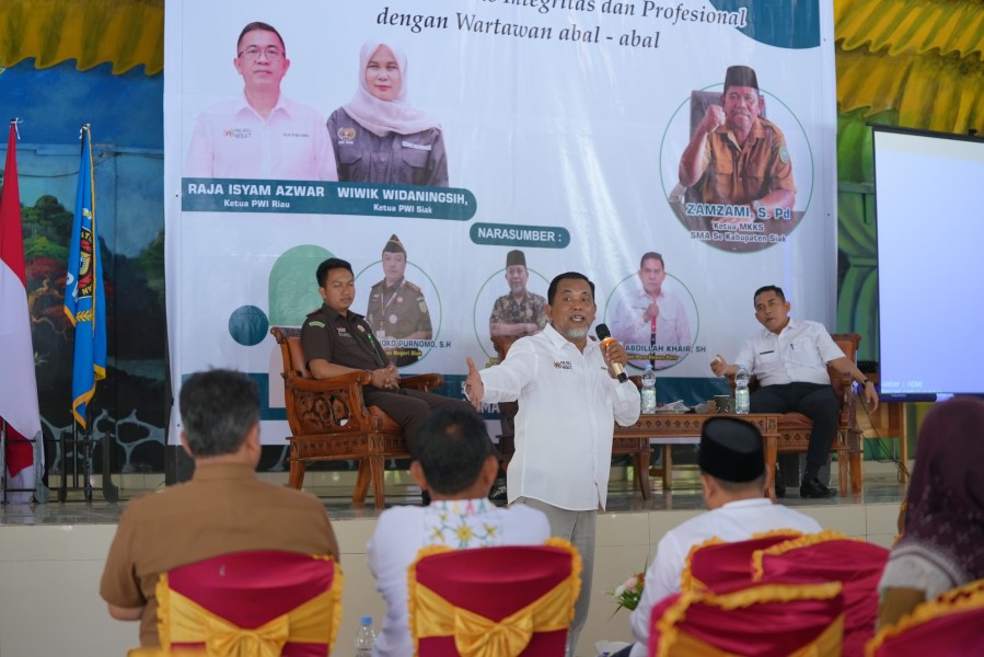 PWI Siak Taja Diskusi Jurnalistik, Bagikan Tips Hadapi Oknum Wartawan di Sekolah