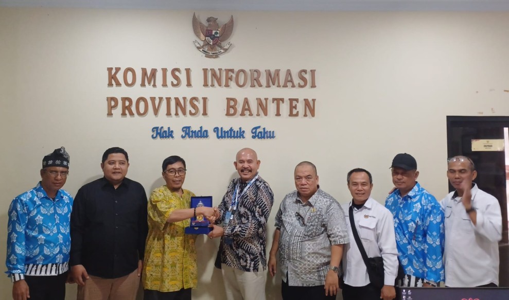 ForKI Riau Perkuat Kapasitas Literasi Keterbukaan Informasi Lewat FGD di KI Banten