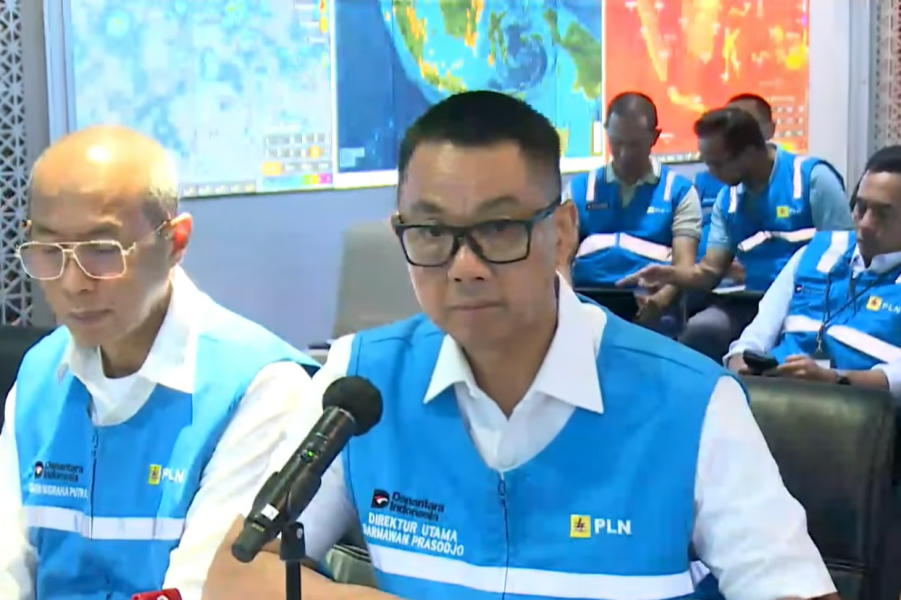 PLN Minta Maaf: Sistem Transmisi Jambi Terganggu Cuaca, Provinsi Riau dan Sejumlah Wilayah Sumatera Padam Total