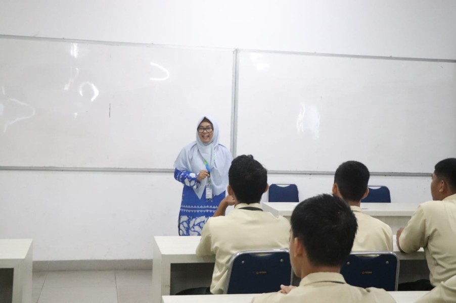 8 Siswa MAN 1 Pekanbaru Lolos ke Semifinal Gen Halal Championship 2025, Bersaing dari 1.493 Peserta Nasional