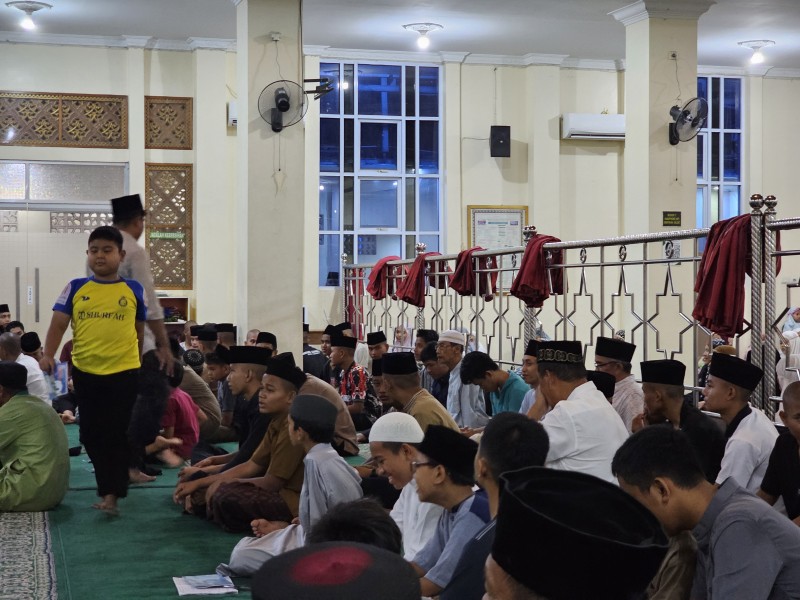 Ustadz Ridho Rinaldo Paparkan Kriteria Pemimpin Ideal Menurut Islam di Masjid Al-Jihad Pekanbaru 