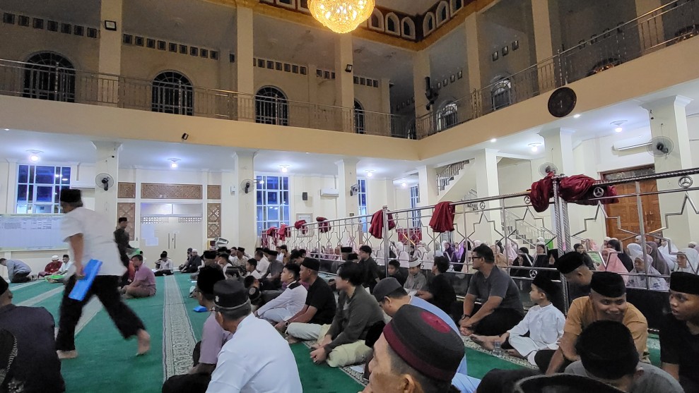 Tausiah di Masjid Al-Jihad Pekanbaru: Ustadz Dr. H. Adnasrul, M.Ag. Kupas Rahasia Shalat Lima Waktu 