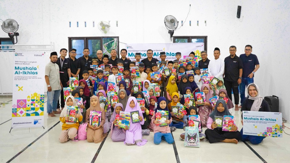 Melalui Program Surau Berdaya, Indosat Kawal Kelancaran Ibadah dan Silaturahmi Warga Aceh Tamiang Selama Ramadhan