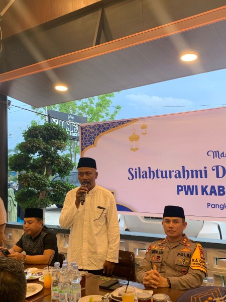 PWI Pelalawan Bukber Bersama Sekaligus Penyerahan Santunan Pada Anak Almarhum Anggota PWI Pelalawan