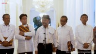 Polri Tetap di Bawah Presiden, Komisi Percepatan Reformasi Serahkan 10 Buku Peta Jalan Transformasi hingga 2029