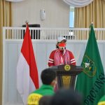 Atlet Paralimpik Riau, Leani Oktila Terima Golden Award Siwo PWI
