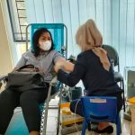 Istri Wakapolda Riau Ikut Donor Darah di PWI