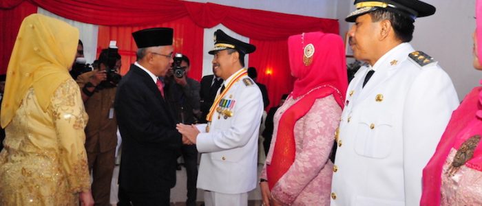 Gubri H Arsyadjuliandi Rachman Lantik Bupati dan Wakil Bupati Kab Siak di Balai Serindit Gedung Daerah..