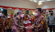Permalink ke Penuh Keakraban, Gubri Hadiri Pisah Sambut Kajati Riau
